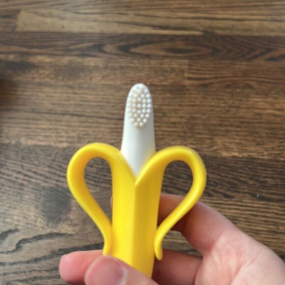 🍭4/$20 Baby Banana Infant Teething Toothbrush - Picture 3 of 5